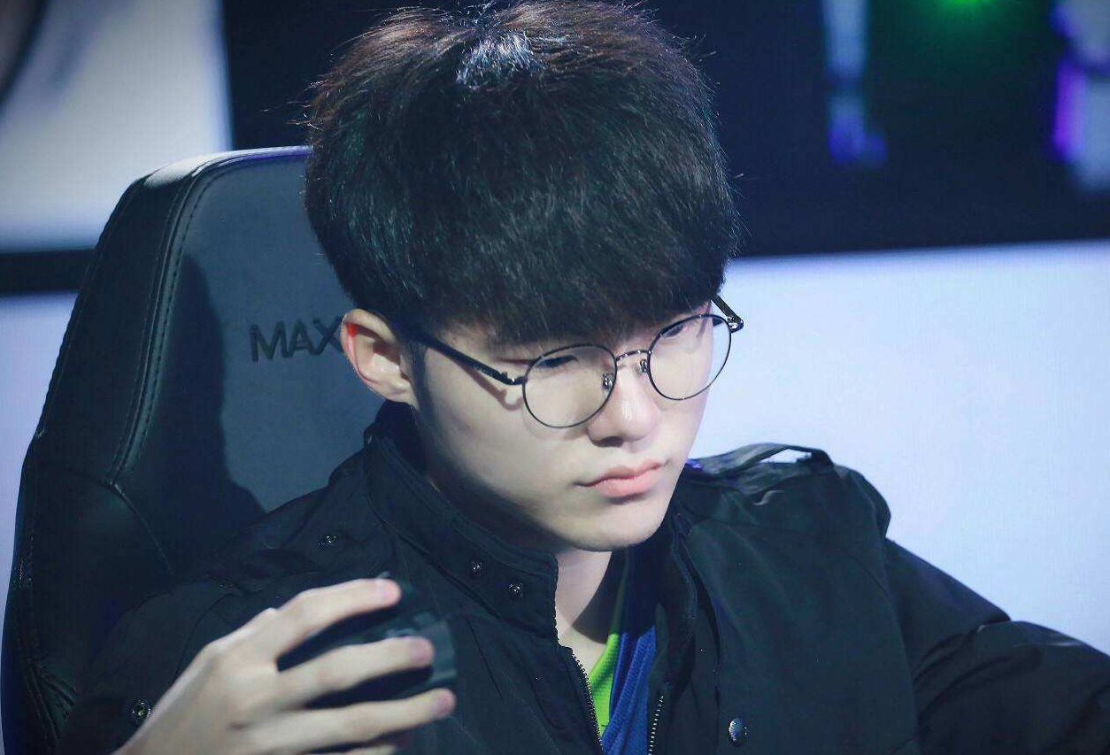 对内容向玩